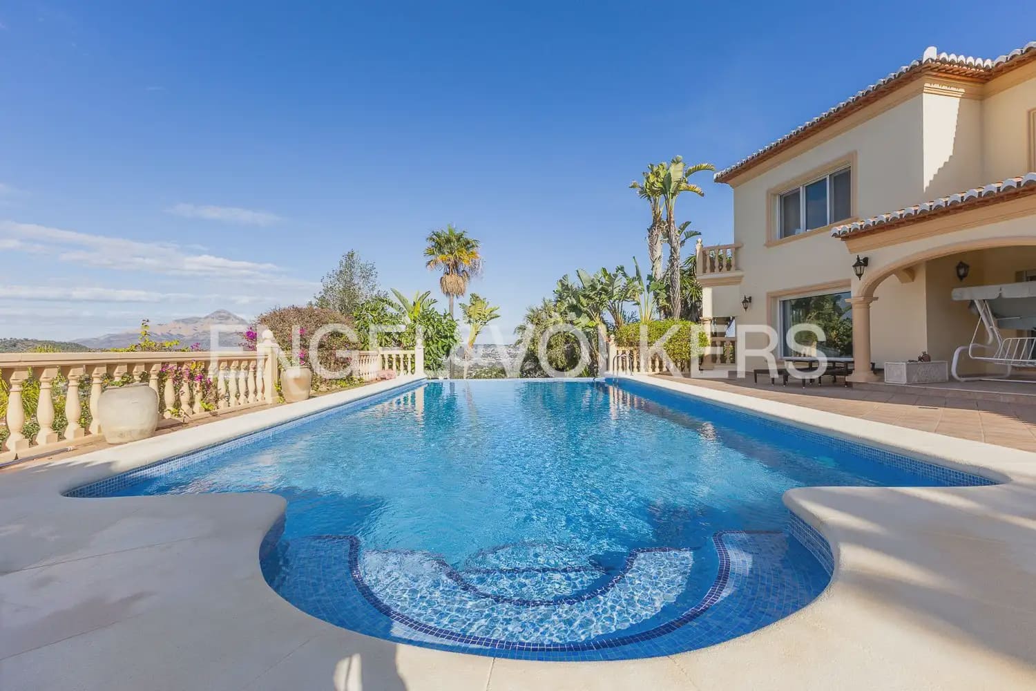 4 sovrum Villa till salu i Javea / Xabia med garage - 2 200 000 € (Ref: 9898282)