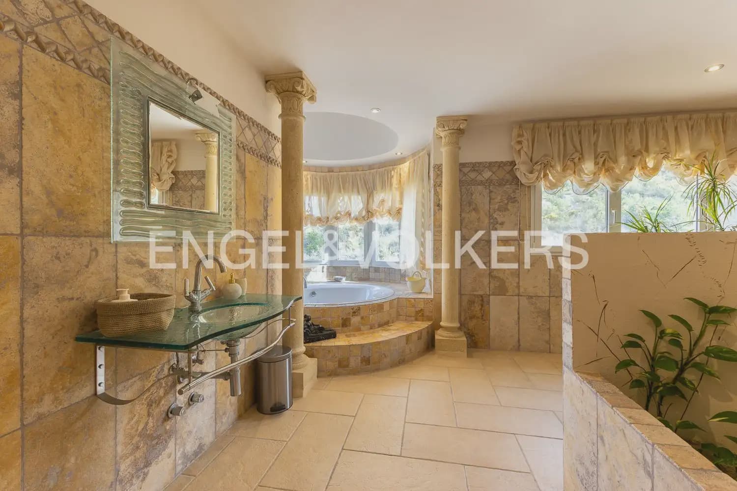 4 sovrum Villa till salu i Javea / Xabia med garage - 2 200 000 € (Ref: 9898282)