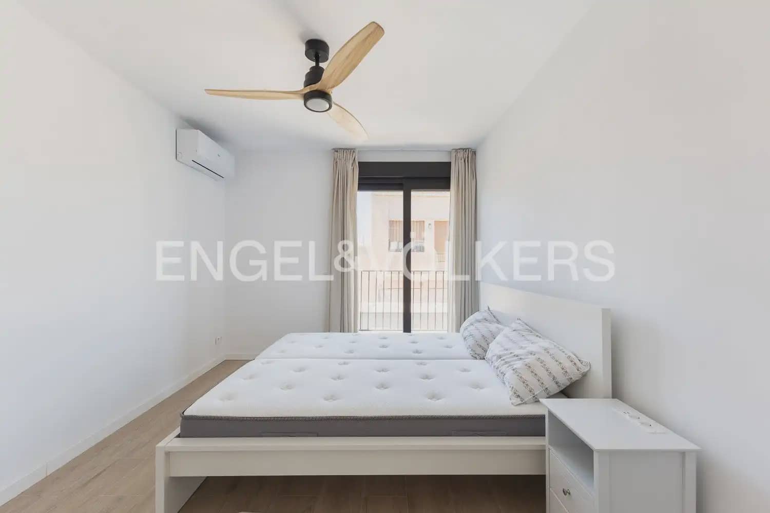 4 bedroom Villa for rent in Alfara del Patriarca - € 2,800 (Ref: 9898284)