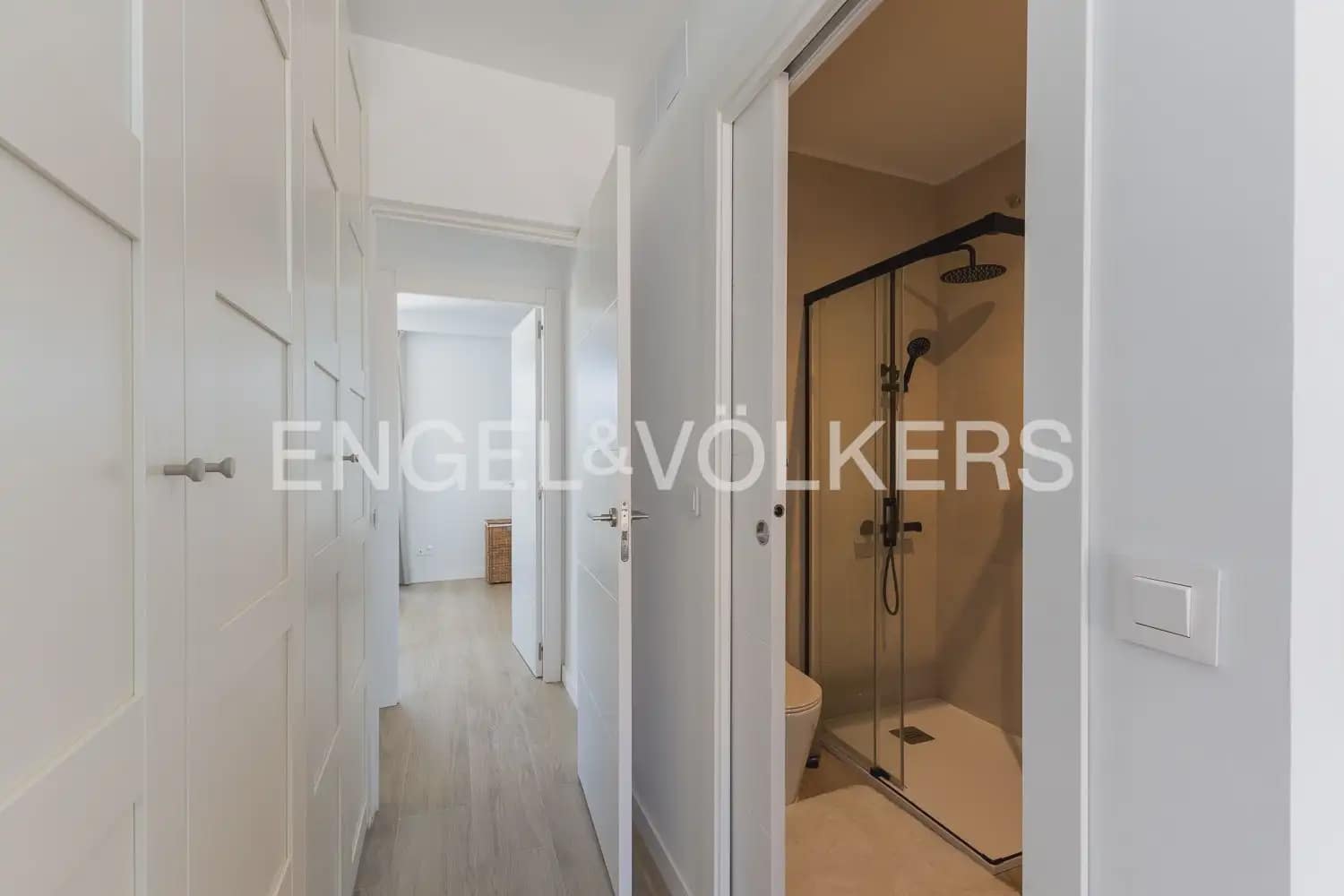 4 bedroom Villa for rent in Alfara del Patriarca - € 2,800 (Ref: 9898284)