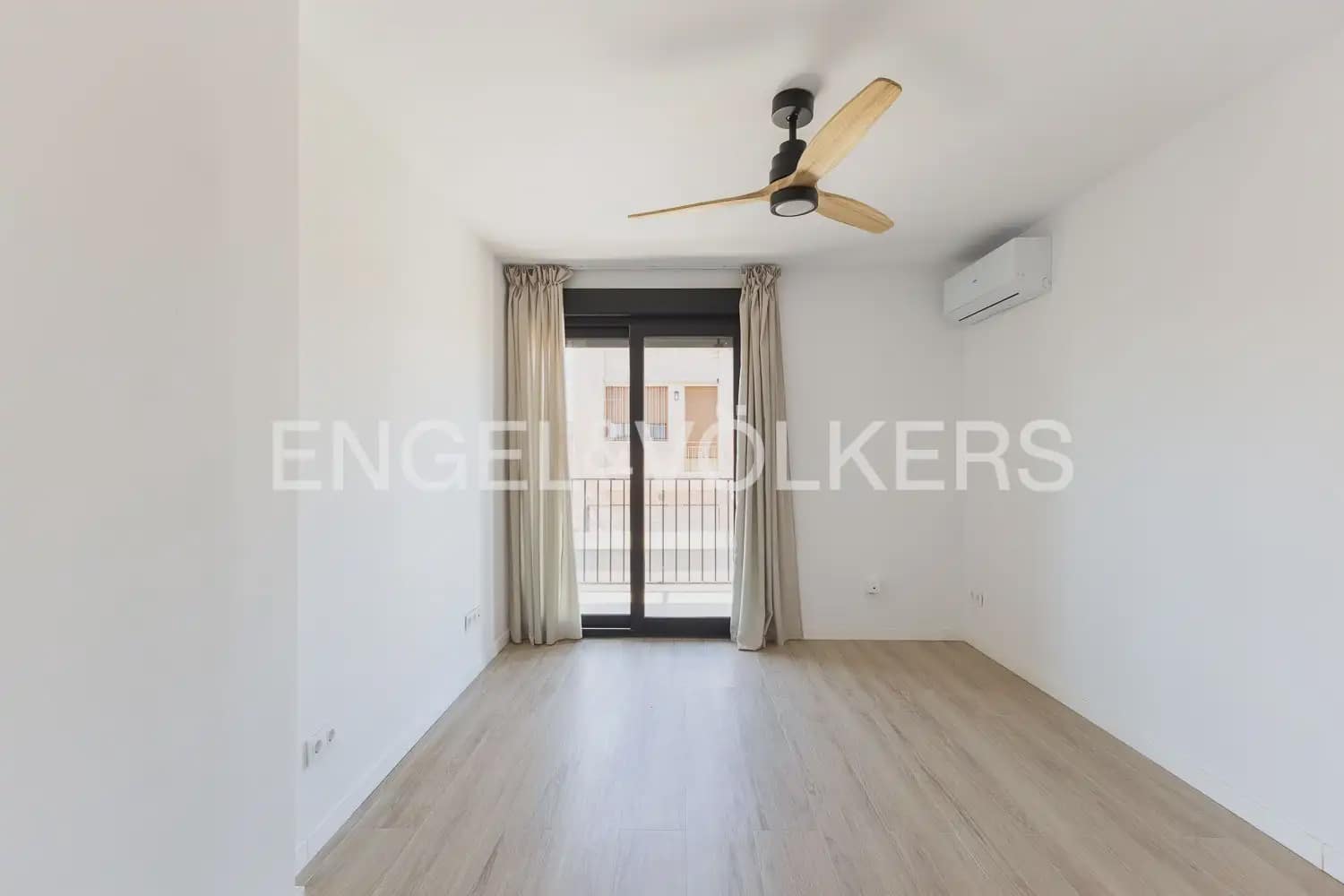 4 bedroom Villa for rent in Alfara del Patriarca - € 2,800 (Ref: 9898284)