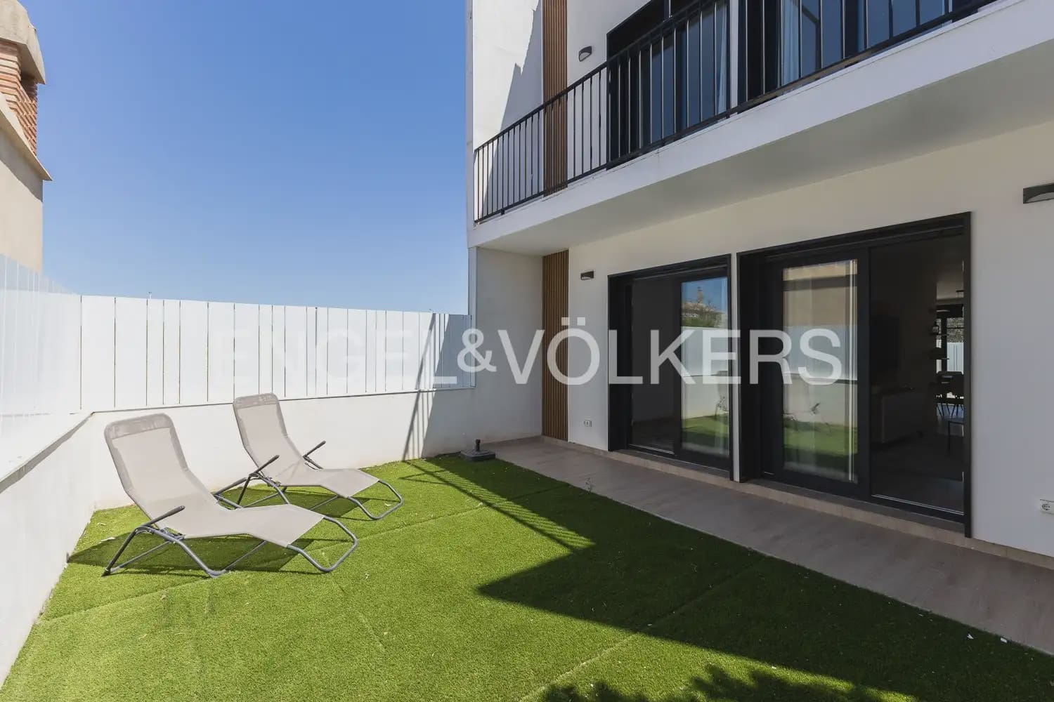 4 bedroom Villa for rent in Alfara del Patriarca - € 2,800 (Ref: 9898284)
