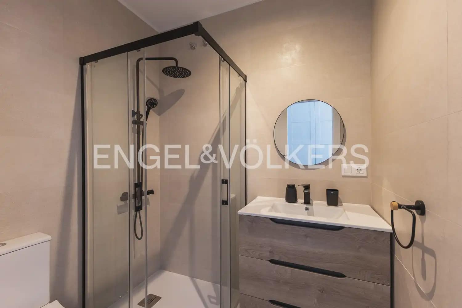 4 bedroom Villa for rent in Alfara del Patriarca - € 2,800 (Ref: 9898284)