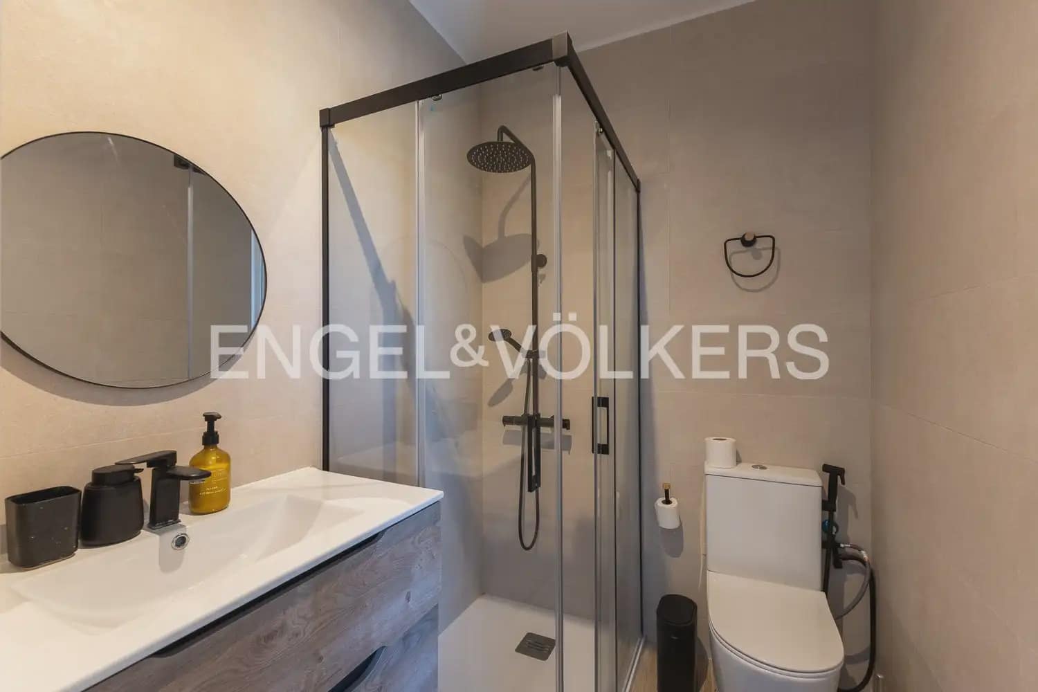 4 bedroom Villa for rent in Alfara del Patriarca - € 2,800 (Ref: 9898284)