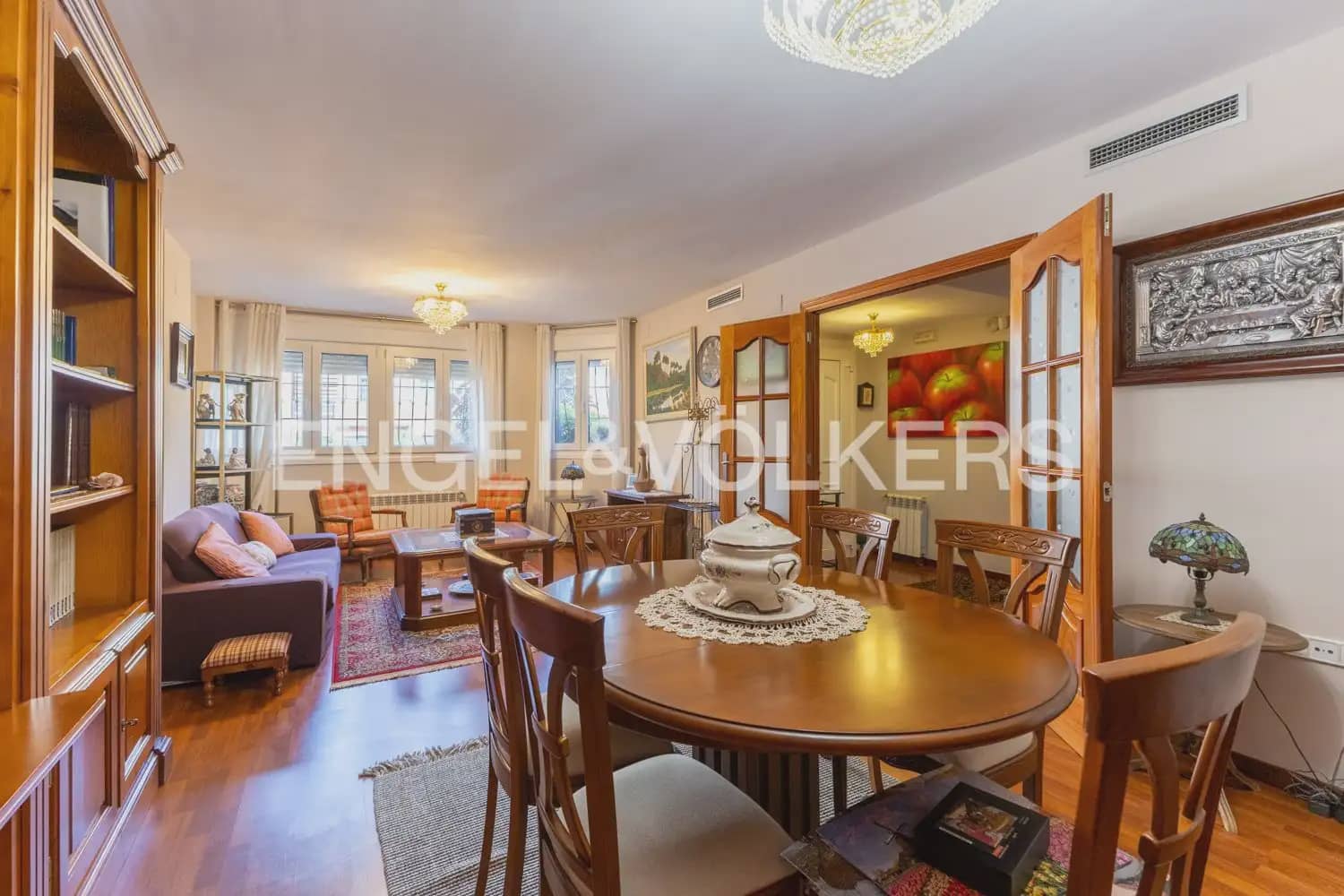 4 makuuhuone Rivitalo myytävänä paikassa Castello de la Plana mukana 
autotalli - 475 000 € (Ref: 9898285)