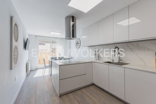 4 makuuhuone Rivitalo myytävänä paikassa Norte, Castelló de la Plana mukana 
autotalli - 475 000 € (Ref: 9898285)
