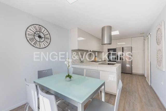 4 makuuhuone Rivitalo myytävänä paikassa Norte, Castelló de la Plana mukana 
autotalli - 475 000 € (Ref: 9898285)