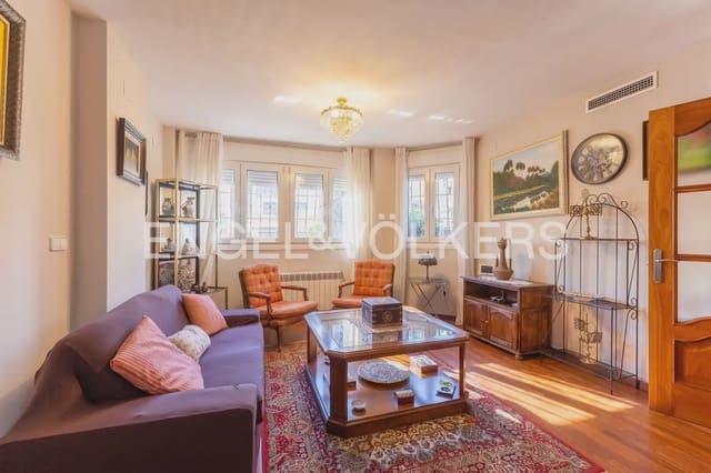 4 makuuhuone Rivitalo myytävänä paikassa Norte, Castelló de la Plana mukana 
autotalli - 475 000 € (Ref: 9898285)