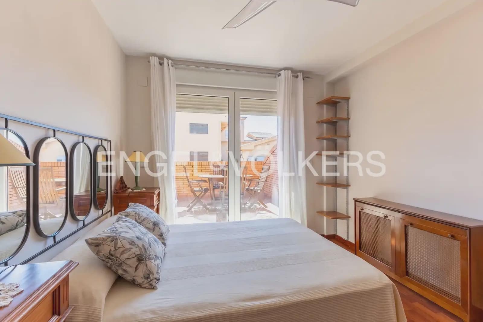 4 makuuhuone Rivitalo myytävänä paikassa Castello de la Plana mukana 
autotalli - 475 000 € (Ref: 9898285)