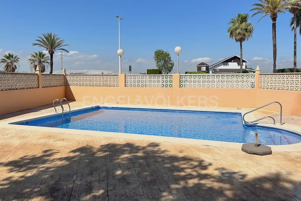 3 bedroom Penthouse for rent in Sueca with pool garage - € 3,500 (Ref: 9898286)