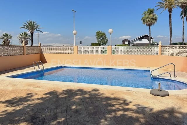 3 bedroom Penthouse for rent in Sueca with pool garage - € 3,500 (Ref: 9898286)