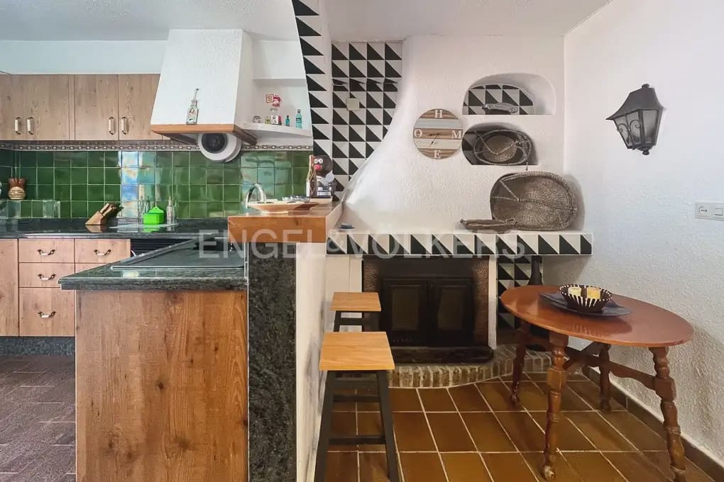 3 bedroom Penthouse for rent in Sueca with pool garage - € 3,500 (Ref: 9898286)
