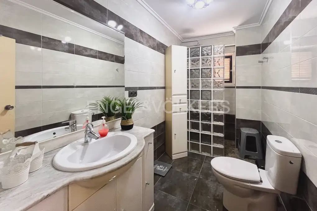 3 bedroom Penthouse for rent in Sueca with pool garage - € 3,500 (Ref: 9898286)