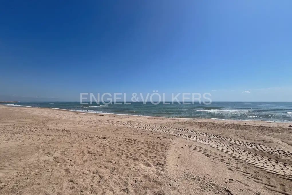 3 bedroom Penthouse for rent in Sueca with pool garage - € 3,500 (Ref: 9898286)