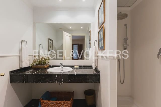 6 bedroom Villa for sale in Faura with pool garage - € 700,000 (Ref: 9898287)
