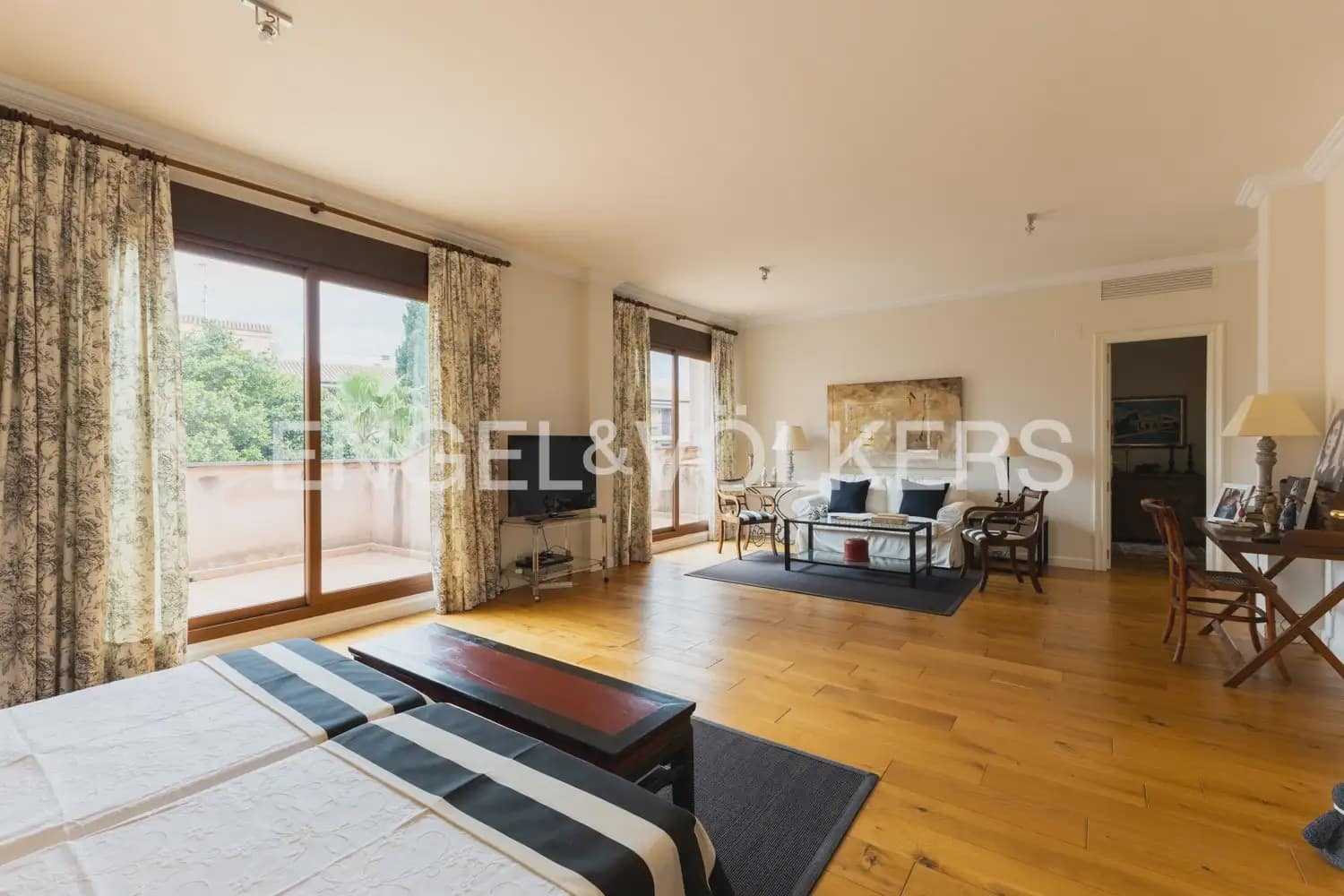 6 sypialnia Willa na sprzedaż w Faura z basenem garażem - 700 000 € (Ref: 9898287)