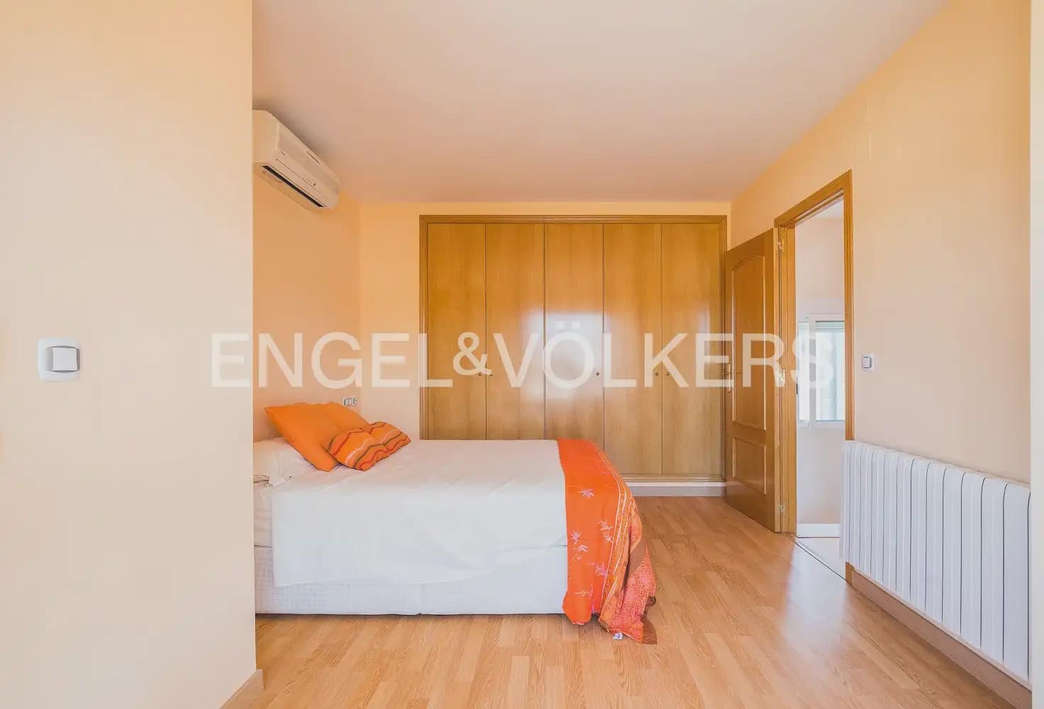 Ático de 3 habitaciones en Sagunto / Sagunt en alquiler con garaje - 1.600 € (Ref: 9898292)