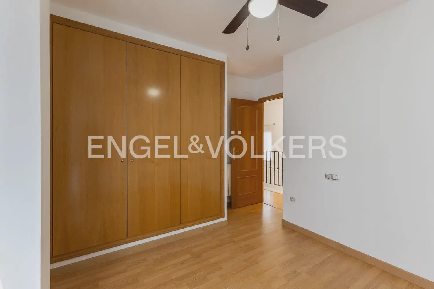 Ático de 3 habitaciones en Sagunto / Sagunt en alquiler con garaje - 1.600 € (Ref: 9898292)