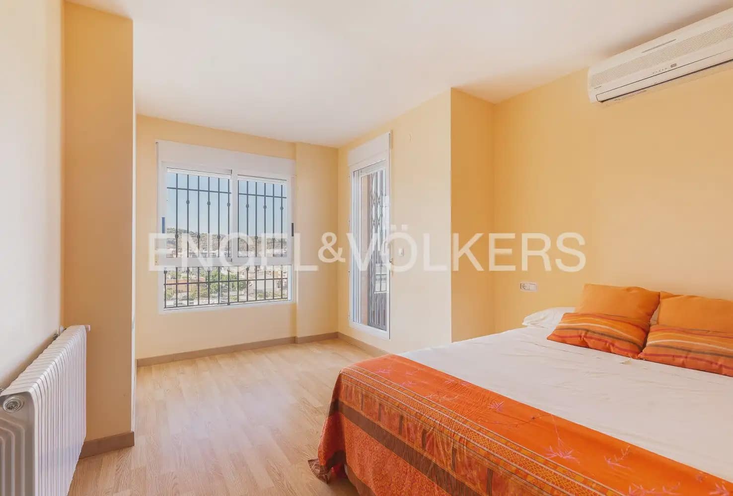 Ático de 3 habitaciones en Sagunto / Sagunt en alquiler con garaje - 1.600 € (Ref: 9898292)