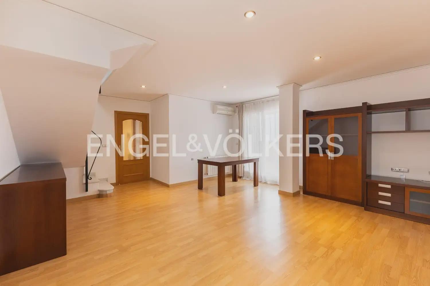Ático de 3 habitaciones en Sagunto / Sagunt en alquiler con garaje - 1.600 € (Ref: 9898292)