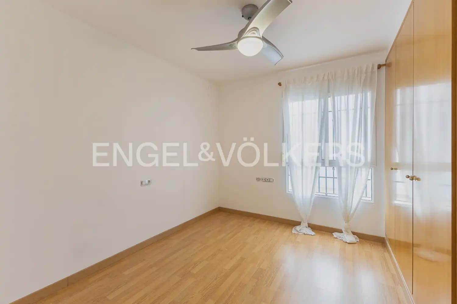 Ático de 3 habitaciones en Sagunto / Sagunt en alquiler con garaje - 1.600 € (Ref: 9898292)