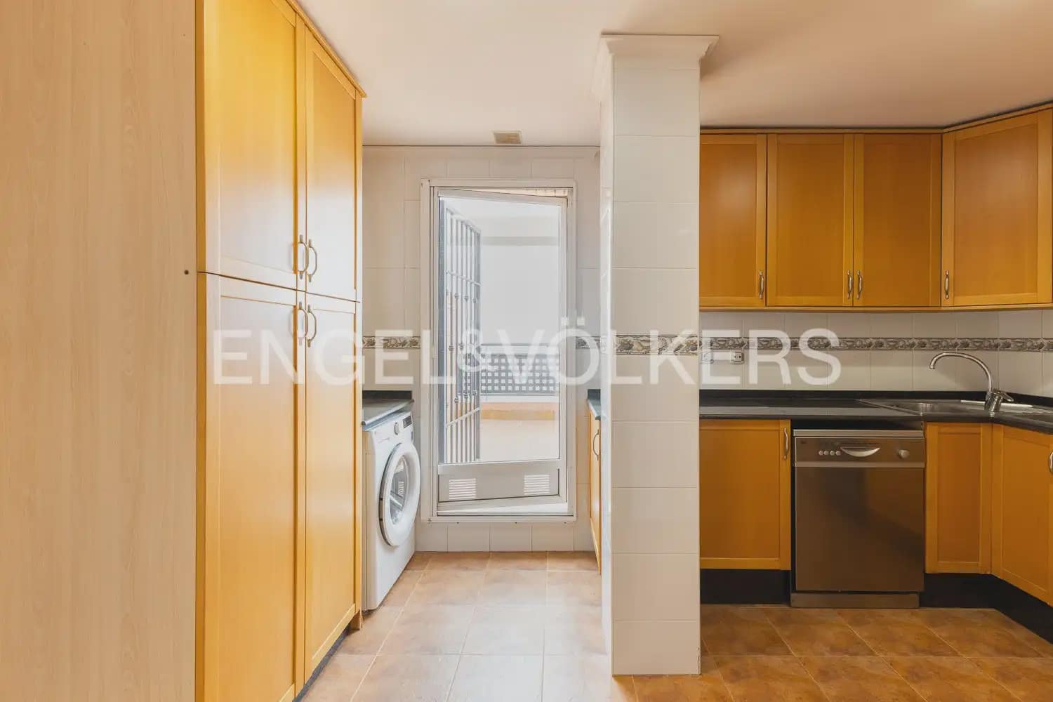 Ático de 3 habitaciones en Sagunto / Sagunt en alquiler con garaje - 1.600 € (Ref: 9898292)