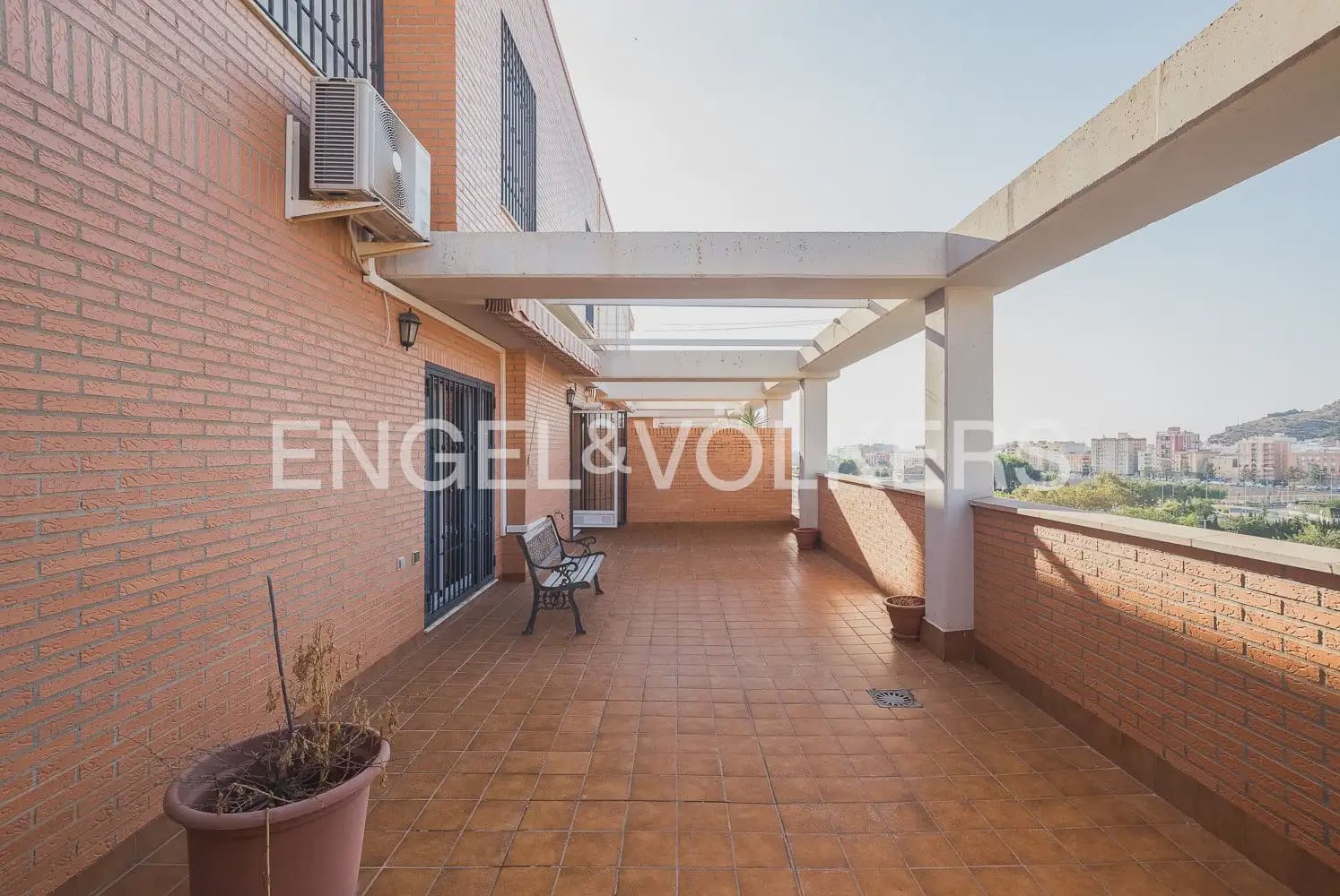 Ático de 3 habitaciones en Sagunto / Sagunt en alquiler con garaje - 1.600 € (Ref: 9898292)