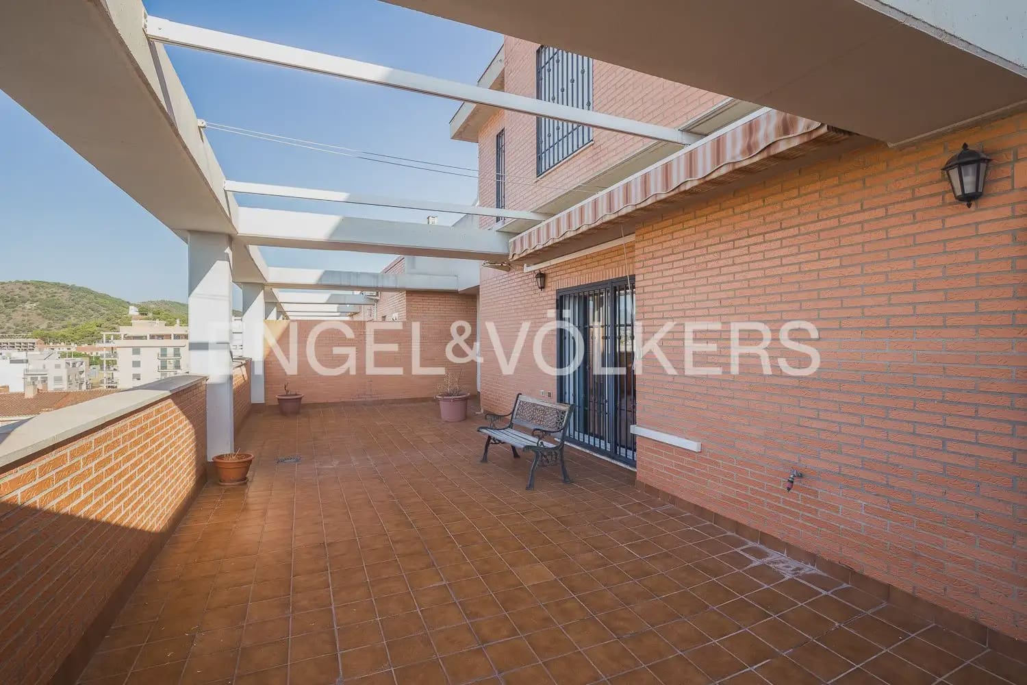 Ático de 3 habitaciones en Sagunto / Sagunt en alquiler con garaje - 1.600 € (Ref: 9898292)