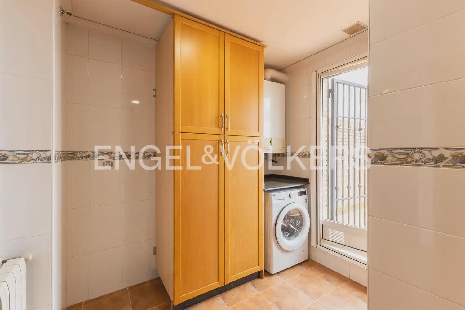 Ático de 3 habitaciones en Sagunto / Sagunt en alquiler con garaje - 1.600 € (Ref: 9898292)