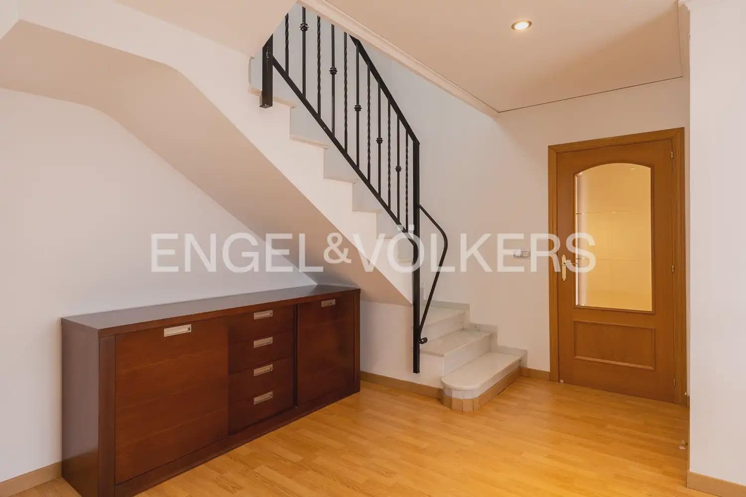 Ático de 3 habitaciones en Sagunto / Sagunt en alquiler con garaje - 1.600 € (Ref: 9898292)