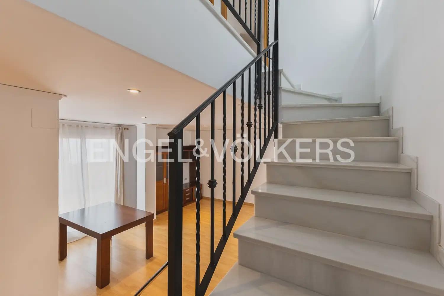Ático de 3 habitaciones en Sagunto / Sagunt en alquiler con garaje - 1.600 € (Ref: 9898292)