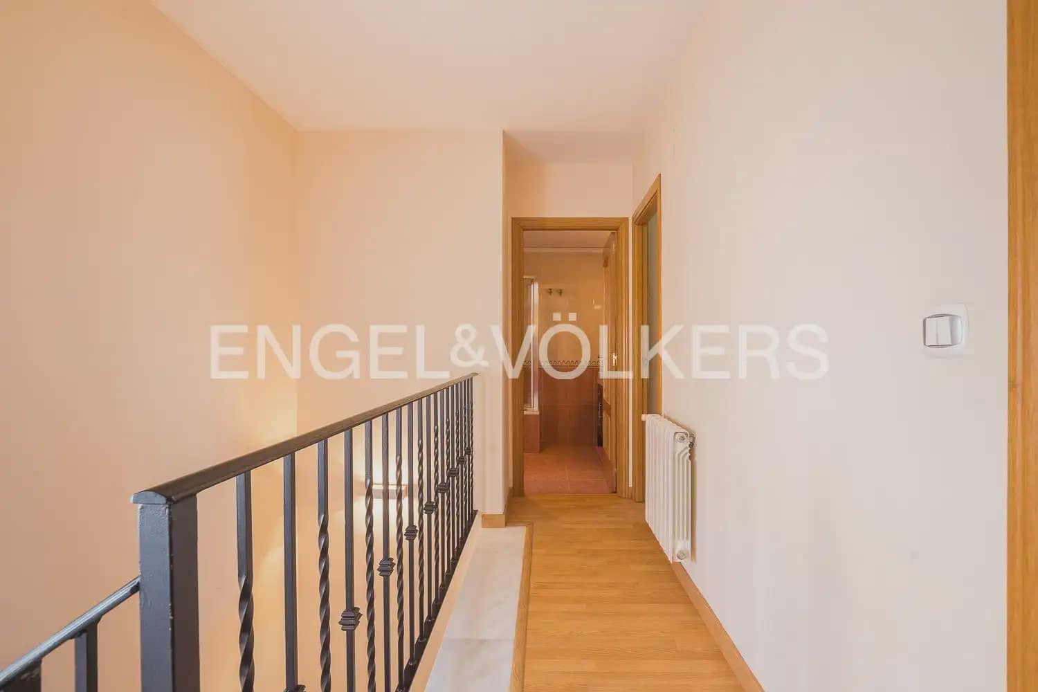 Ático de 3 habitaciones en Sagunto / Sagunt en alquiler con garaje - 1.600 € (Ref: 9898292)