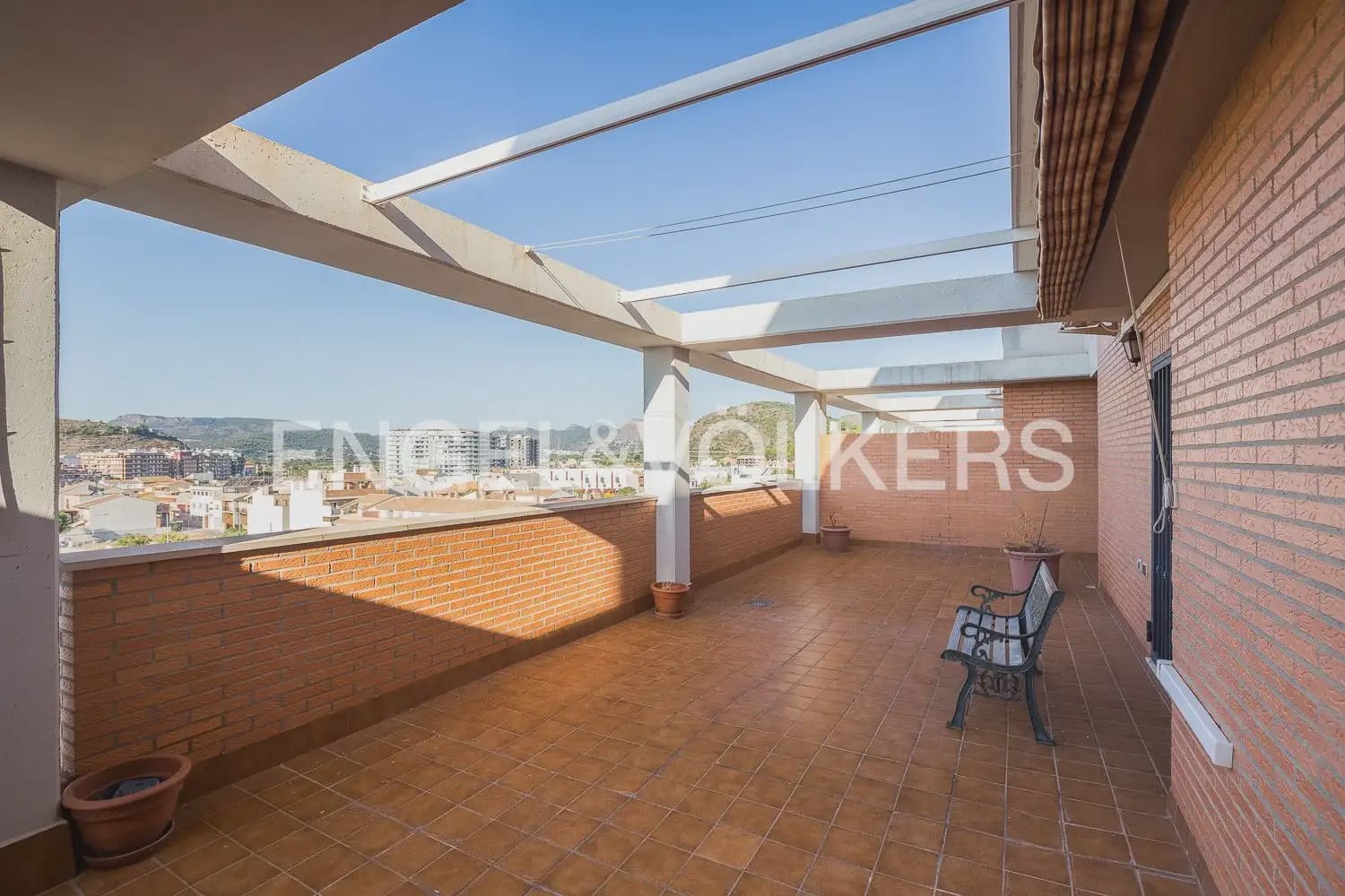Ático de 3 habitaciones en Sagunto / Sagunt en alquiler con garaje - 1.600 € (Ref: 9898292)