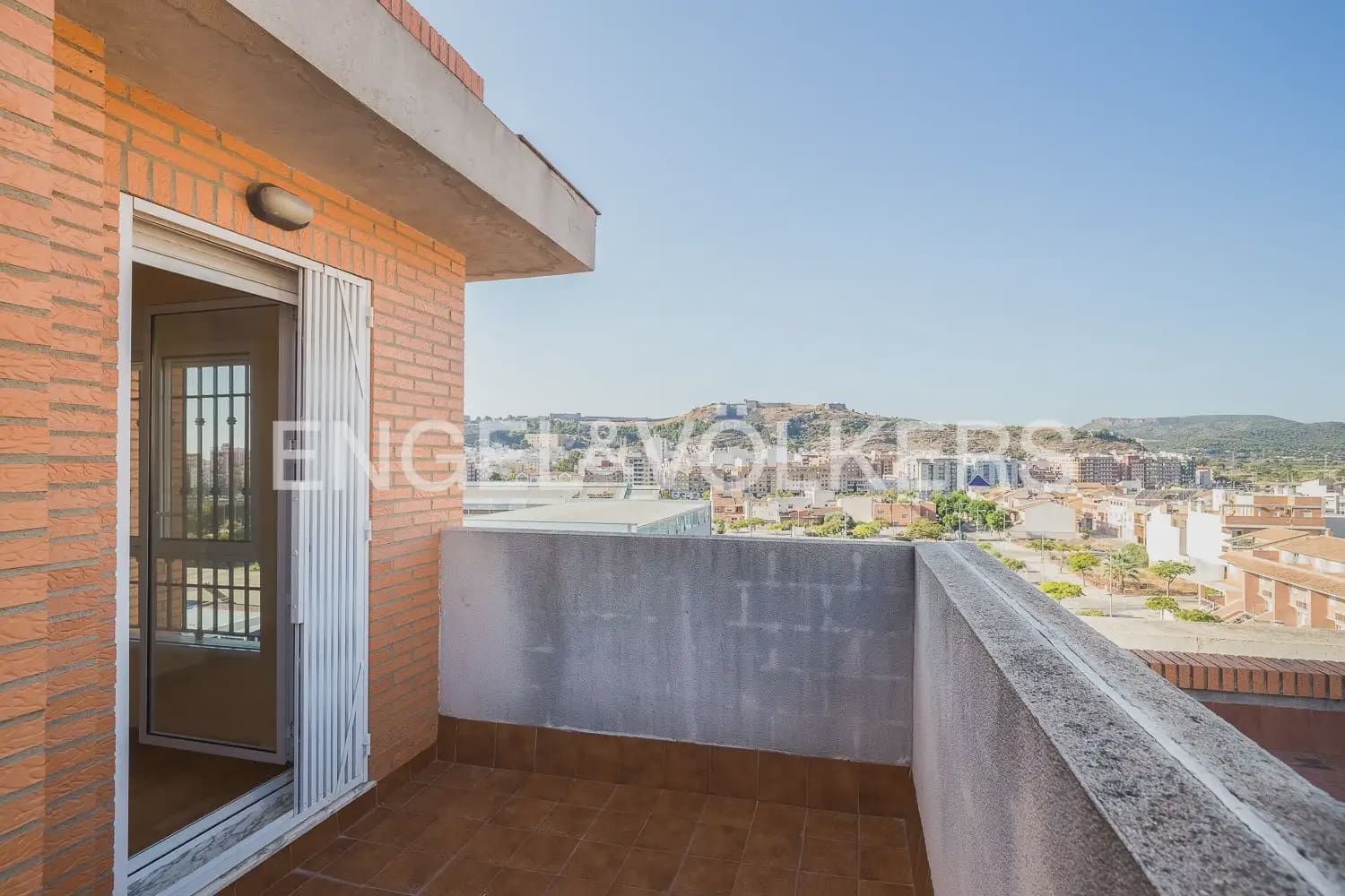 Ático de 3 habitaciones en Sagunto / Sagunt en alquiler con garaje - 1.600 € (Ref: 9898292)