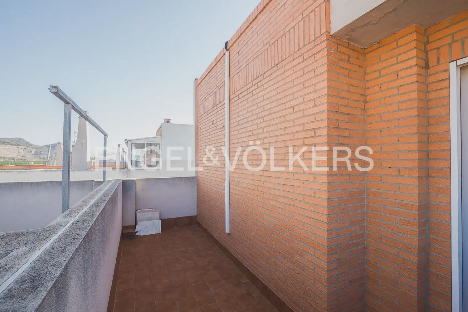 Ático de 3 habitaciones en Sagunto / Sagunt en alquiler con garaje - 1.600 € (Ref: 9898292)