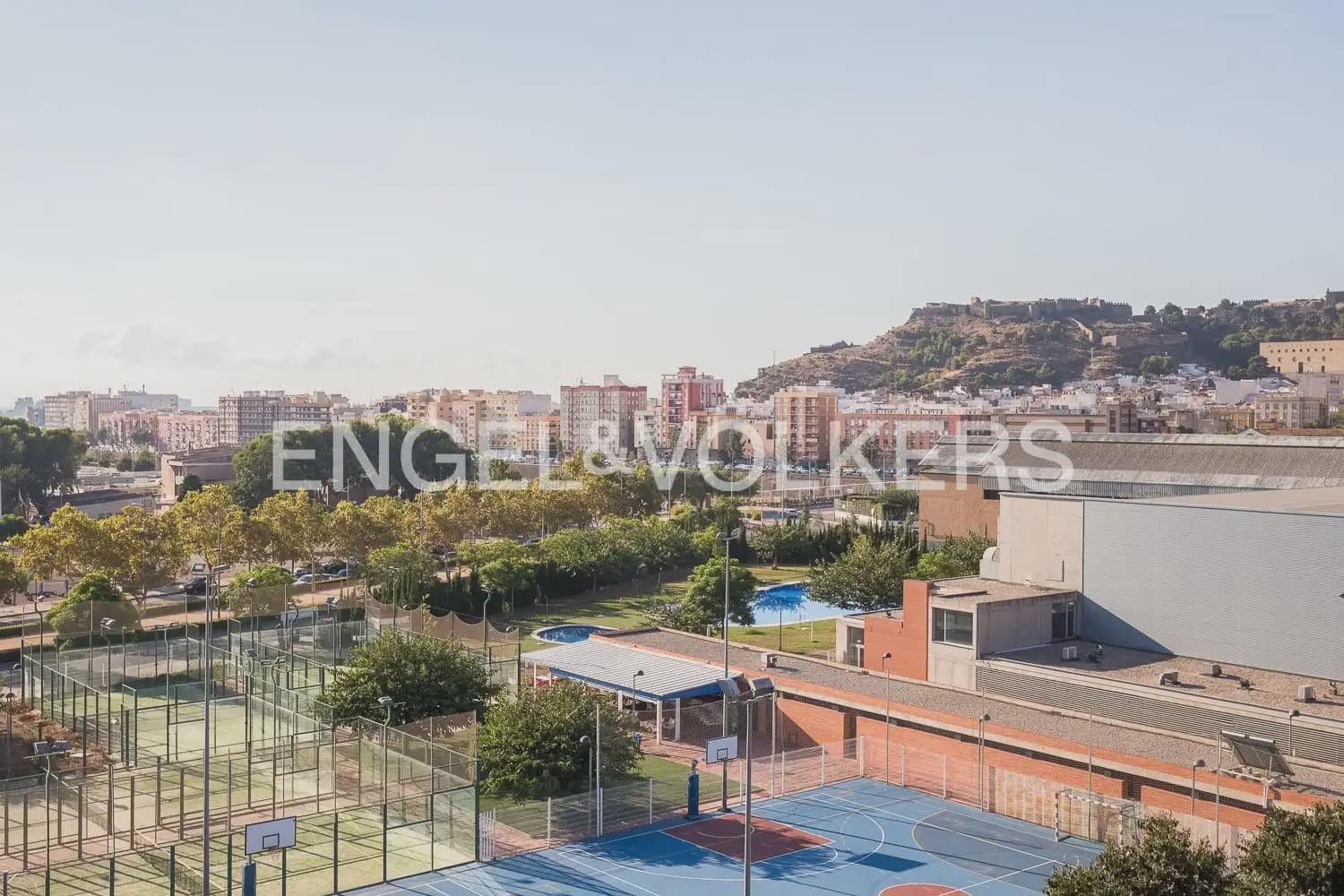 Ático de 3 habitaciones en Sagunto / Sagunt en alquiler con garaje - 1.600 € (Ref: 9898292)