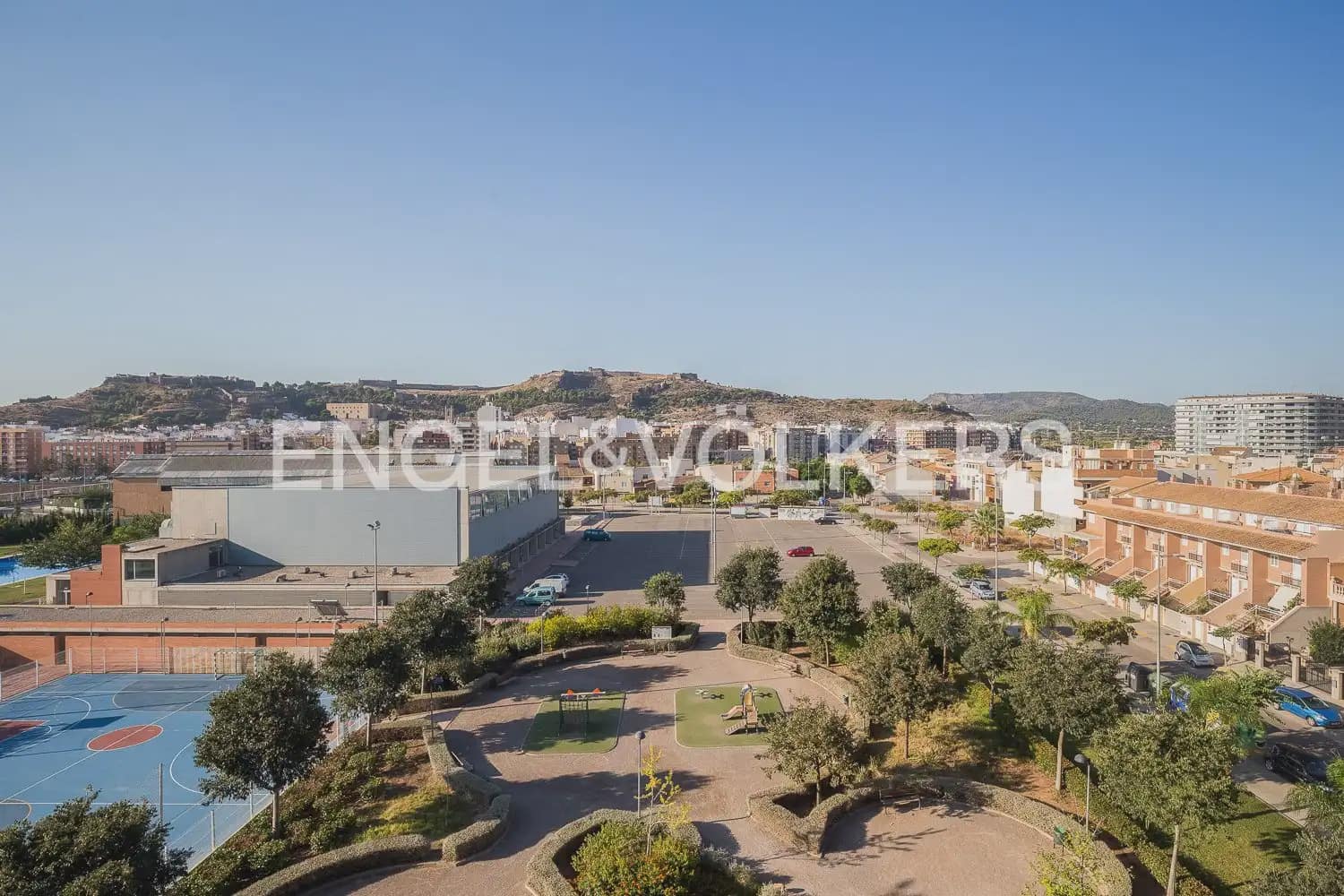 Ático de 3 habitaciones en Sagunto / Sagunt en alquiler con garaje - 1.600 € (Ref: 9898292)