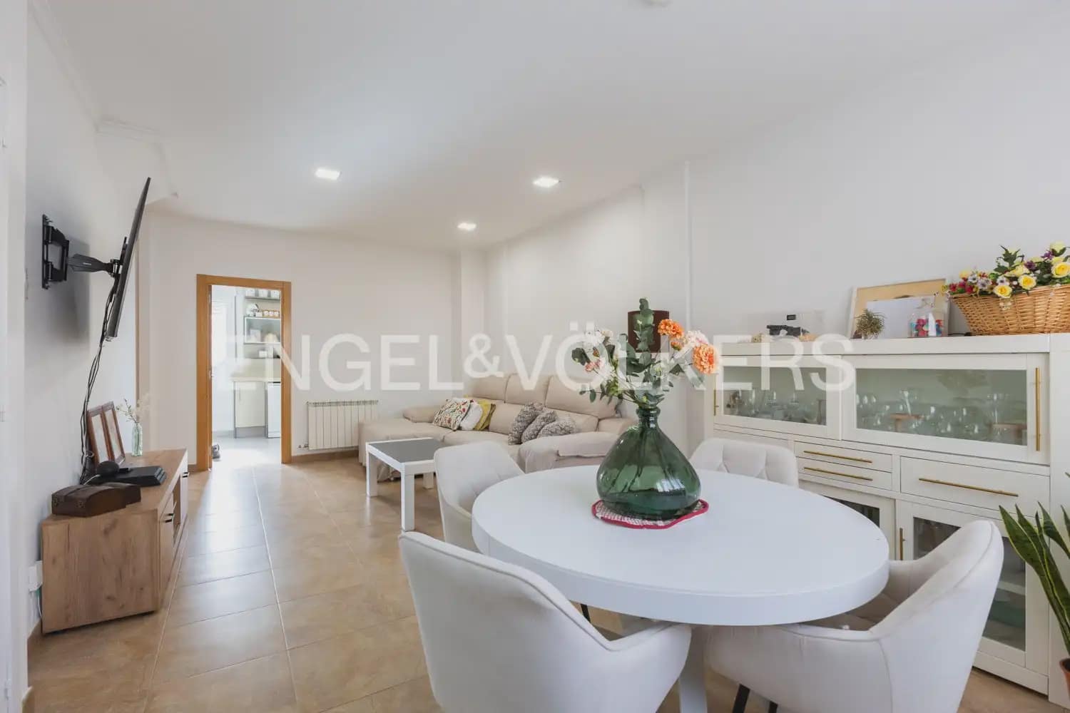 4 Zimmer Haus zu verkaufen in Requena mit Garage - 270.000 € (Ref: 9898293)