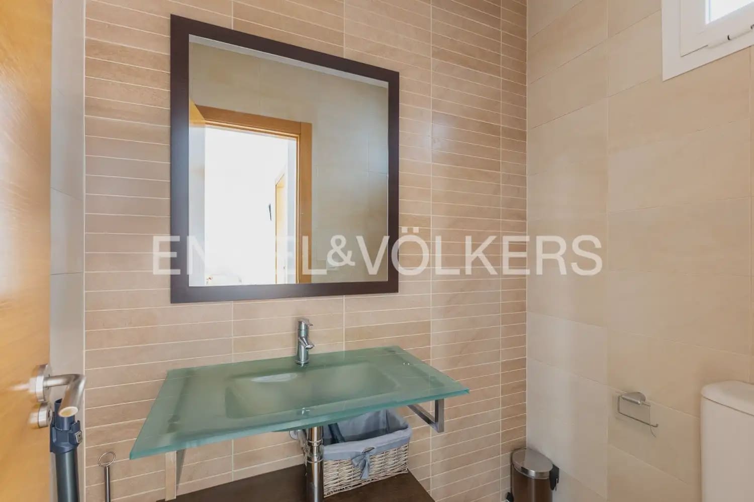 4 Zimmer Haus zu verkaufen in Requena mit Garage - 270.000 € (Ref: 9898293)