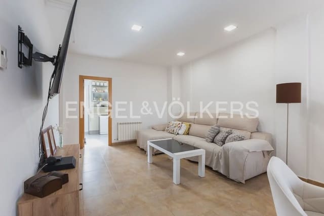 4 bedroom Townhouse for sale in Requena with garage - € 270,000 (Ref: 9898293)