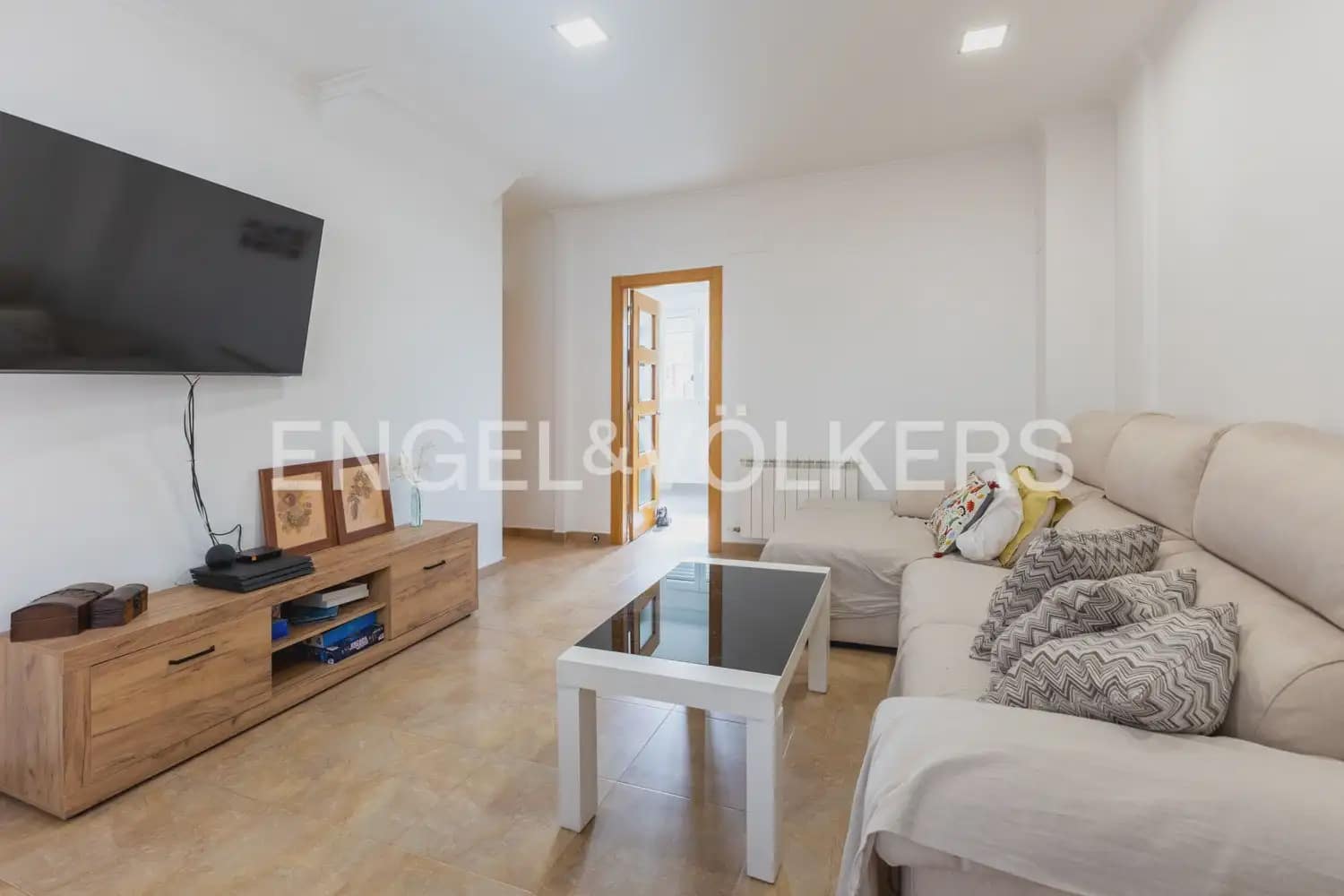 4 Zimmer Haus zu verkaufen in Requena mit Garage - 270.000 € (Ref: 9898293)