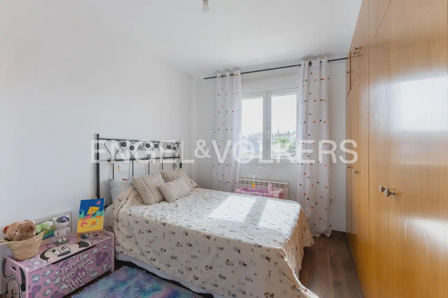 4 Zimmer Haus zu verkaufen in Requena mit Garage - 270.000 € (Ref: 9898293)