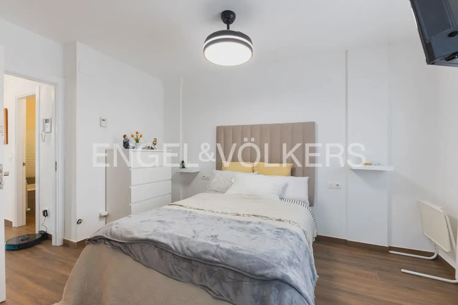 4 Zimmer Haus zu verkaufen in Requena mit Garage - 270.000 € (Ref: 9898293)