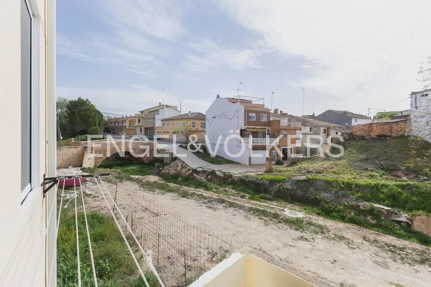 4 Zimmer Haus zu verkaufen in Requena mit Garage - 270.000 € (Ref: 9898293)