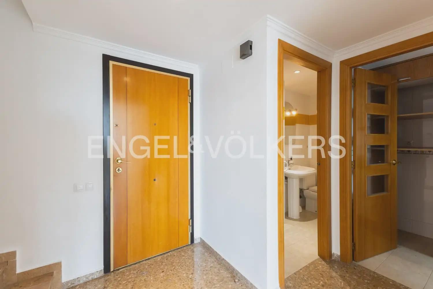 Ático de 3 habitaciones en València ciudad en alquiler con piscina garaje - 1.600 € (Ref: 9898297)