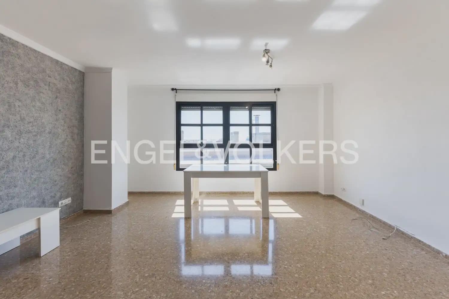 Ático de 3 habitaciones en València ciudad en alquiler con piscina garaje - 1.600 € (Ref: 9898297)
