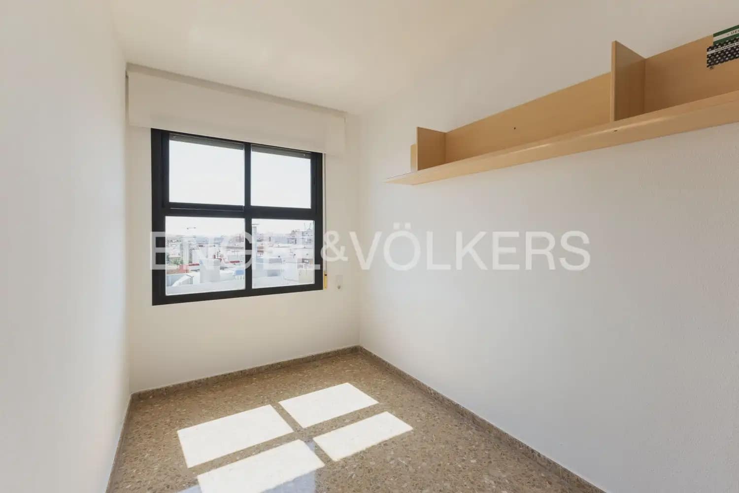 Ático de 3 habitaciones en València ciudad en alquiler con piscina garaje - 1.600 € (Ref: 9898297)