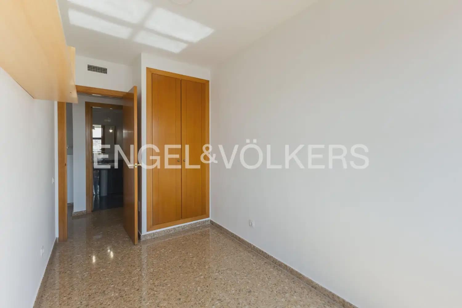 Ático de 3 habitaciones en València ciudad en alquiler con piscina garaje - 1.600 € (Ref: 9898297)