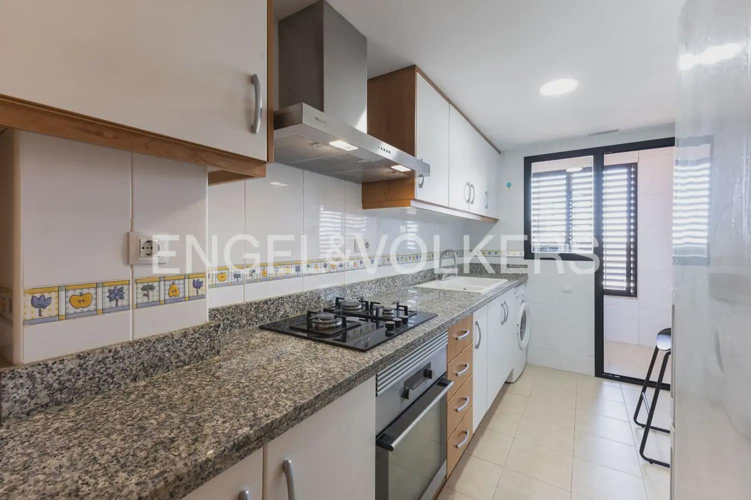Ático de 3 habitaciones en València ciudad en alquiler con piscina garaje - 1.600 € (Ref: 9898297)