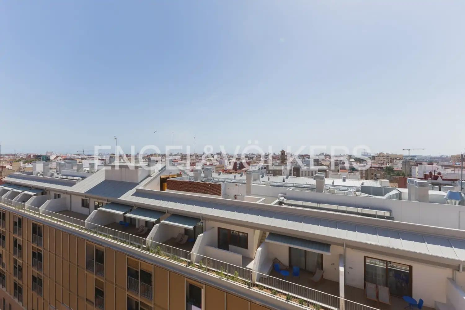 Ático de 3 habitaciones en València ciudad en alquiler con piscina garaje - 1.600 € (Ref: 9898297)